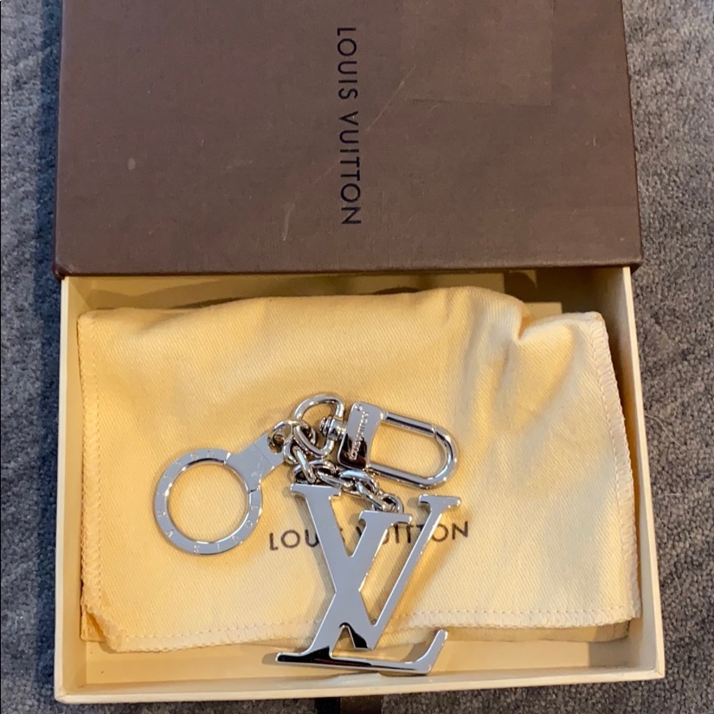 New Louis Vuitton Initiales Key Holder